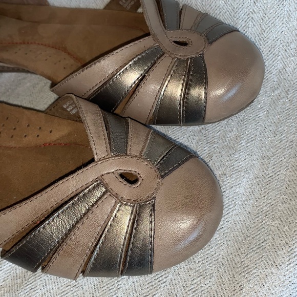 rockport closed toe sandals